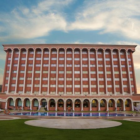 Ramoji Film City- Sitara Luxury Hotel Pedda Ambarpet ภายนอก รูปภาพ