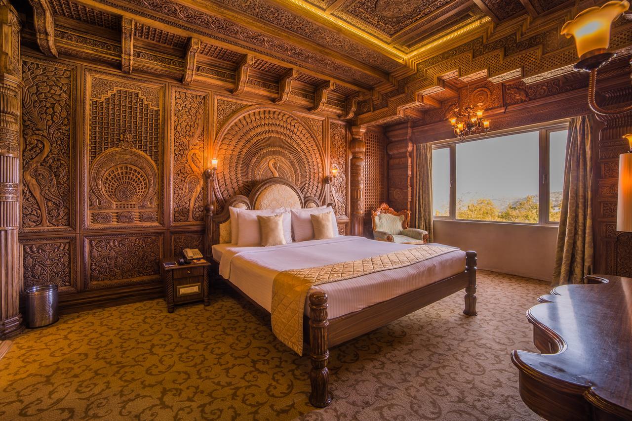 Ramoji Film City- Sitara Luxury Hotel Pedda Ambarpet ภายนอก รูปภาพ
