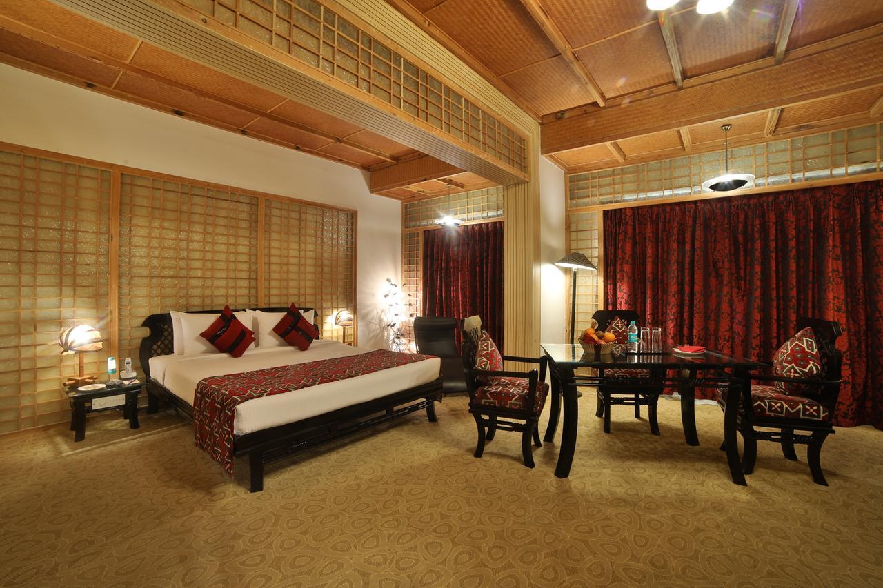 Ramoji Film City- Sitara Luxury Hotel Pedda Ambarpet ภายนอก รูปภาพ