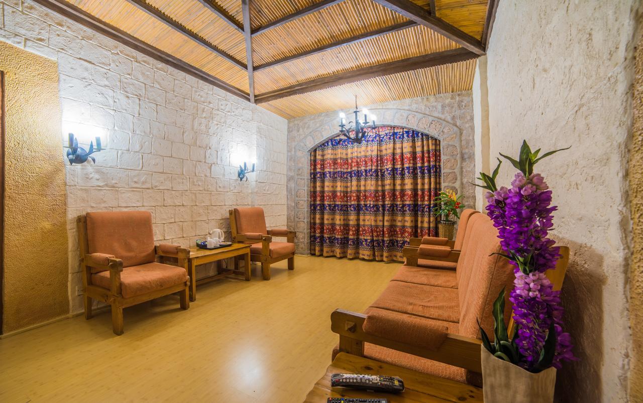 Ramoji Film City- Sitara Luxury Hotel Pedda Ambarpet ภายนอก รูปภาพ