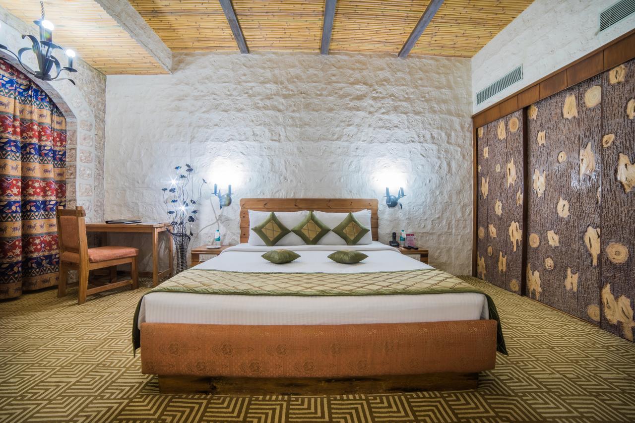 Ramoji Film City- Sitara Luxury Hotel Pedda Ambarpet ภายนอก รูปภาพ