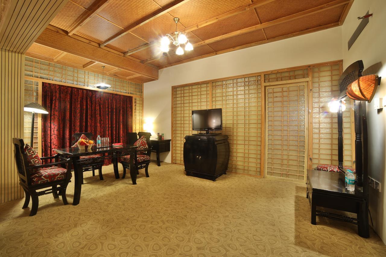Ramoji Film City- Sitara Luxury Hotel Pedda Ambarpet ภายนอก รูปภาพ